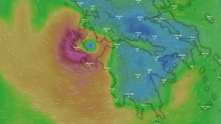 Κακοκαιρία Ιανός: Δείτε live την πορεία του μεσογειακού κυκλώνα - Πού χτυπάνε τώρα τα ακραία καιρικά φαινόμενα