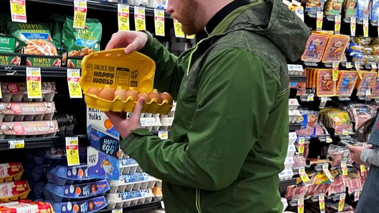 Σούπερ μάρκετ: Αυξήθηκαν οι τιμές στα τρόφιμα το α&#39; εξάμηνο του 2025 - Η ιδιωτική ετικέτα δεν πείθει τους καταναλωτές