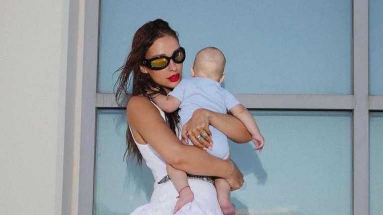 Ελένη Φουρέιρα: Σπάνια φωτογραφία με τον γιο της να παίζει με τα παιχνίδια του