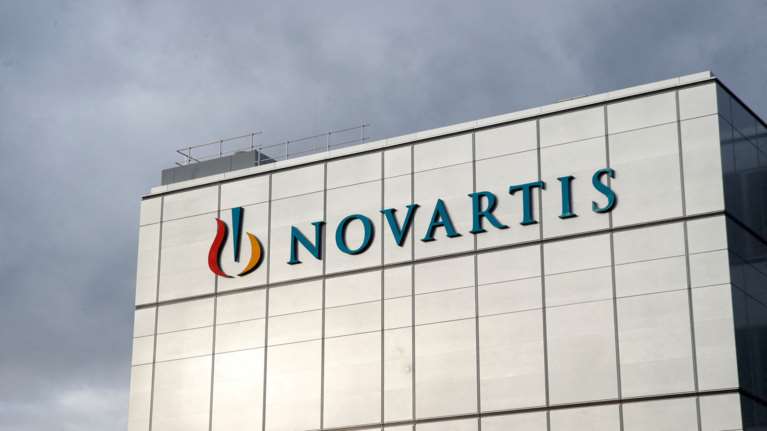 Novartis: Ενοχοι οι πρώην προστατευόμενοι μάρτυρες - Φυλάκιση 25 μηνών στον Δεστεμπασίδη και 33 στη Μαραγγέλη με αναστολή