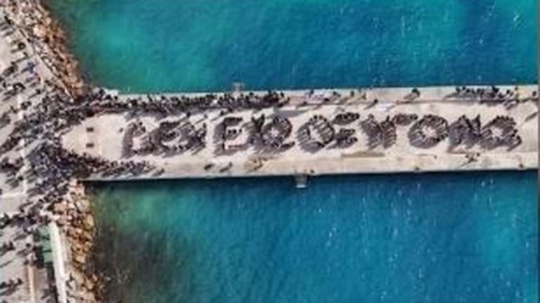 Τέμπη: Λαοθάλασσα σε όλη την Ελλάδα αγκάλιασε τις 57 ψυχές - Οι πιο συγκινητικές στιγμές από τις ιστορικές συγκεντρώσεις