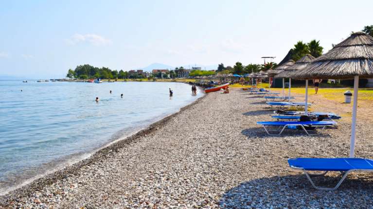 Καμένα Βούρλα: Απαγόρευση κολυμβησης σε μολυσμένη παραλία στην περιοχή - Υπέρβαση ορίων σε E. Coli και εντερόκοκκο