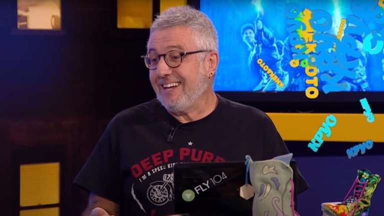 Στάθης Παναγιωτόπουλος: Το &quot;έσκασε&quot; στο Μεξικό με τη σύζυγό του μετέδωσε το Mega...αλλά διαψεύδεται