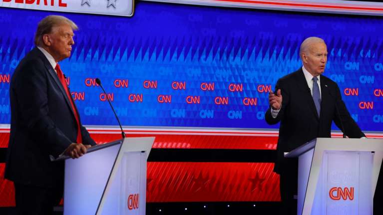 Πρώτη τηλεμαχία Μπάιντεν και Τραμπ: Αντάλλαξαν κατηγορίες και προσβολές, διαφώνησαν για Ουκρανία, Μέση Ανατολή και οικονομία