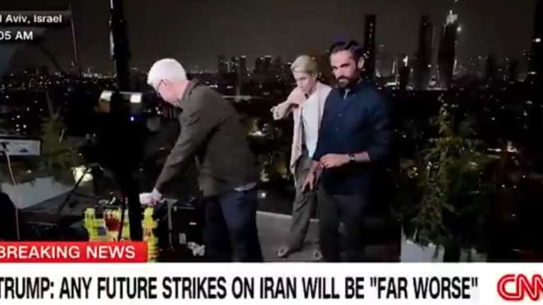 Ισραήλ: Η στιγμή που το συνεργείο του CNN διέκοψε τη ζωντανή μετάδοση λόγω πυραυλικής απειλής [βίντεο]
