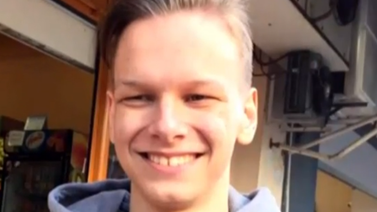 Συγκλονιστικός ο Δημήτρης που έχασε τους γονείς του από κορονοϊό και αρίστευσε στις πανελλήνιες: Να συνεχίσουμε παρά τον πόνο