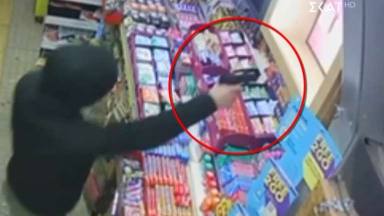 Ηλιούπολη: &quot;Είχα ένα μαχαίρι στον λαιμό&quot; - Η μαρτυρία θύματος ληστείας από αδίστακτους ανήλικους