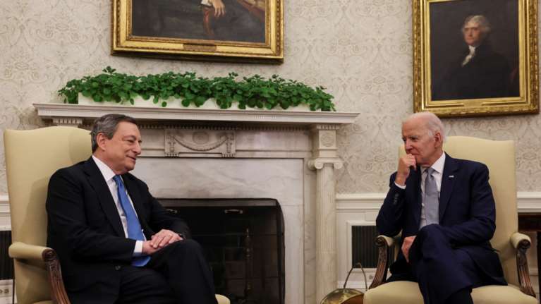 Συνάντηση Μπάιντεν με Ντράγκι: &quot;Ο Πούτιν νόμιζε ότι θα μας δίχαζε, αλλά απέτυχε&quot;