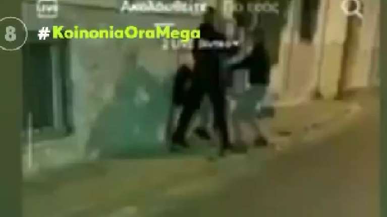 Πετρούπολη: Συμμορία με μαχαίρια και σιδερογροθιές λήστευε ανήλικους - Ανέβαζαν τα κατορθώματά τους στο TikTok