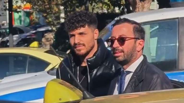 Αυτός είναι ο 21χρονος που καταγγέλλει τον Μαζωνάκη - "Δεν ζήτησα χρήματα, θέλω μόνο ηθική δικαίωση"