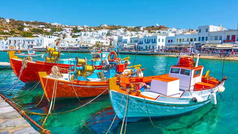 Μύκονος: Εντοπίστηκε βαλίτσα με ναρκωτικά σε πλοίο - Δυο συλλήψεις, στο σπίτι του ενός εντοπίστηκαν και αρχαία