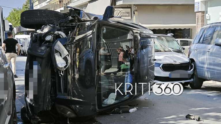 Σοβαρό τροχαίο στα Χανιά: Τζιπ αναποδογύρισε μετά από σύγκρουση με Ι.Χ - Ήταν μέσα οικογένεια