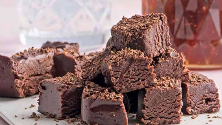 Νηστίσιμα brownies χωρίς ψήσιμο - Εύκολη συνταγή, έτοιμη σε λίγα λεπτά