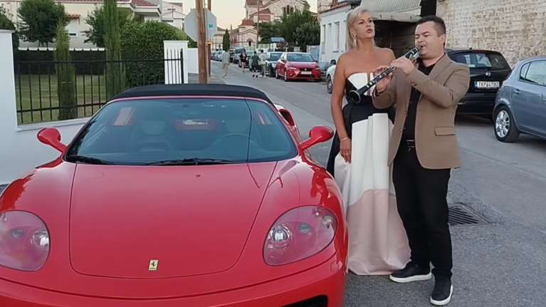 Σκάνδαλο ΟΠΕΚΕΠΕ: Εκαναν και γάμο με... κλαρίνο και την κατασχεμένη Ferrari στα Τρίκαλα  [βίντεο - εικόνες]