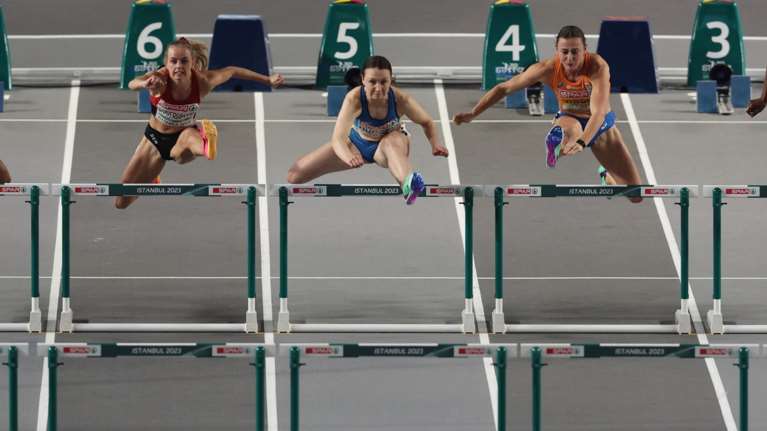 Η Παγκόσμια Ομοσπονδία Στίβου αποκλείει τις γυναίκες αθλήτριες που έζησαν την εφηβεία τους ως άνδρες