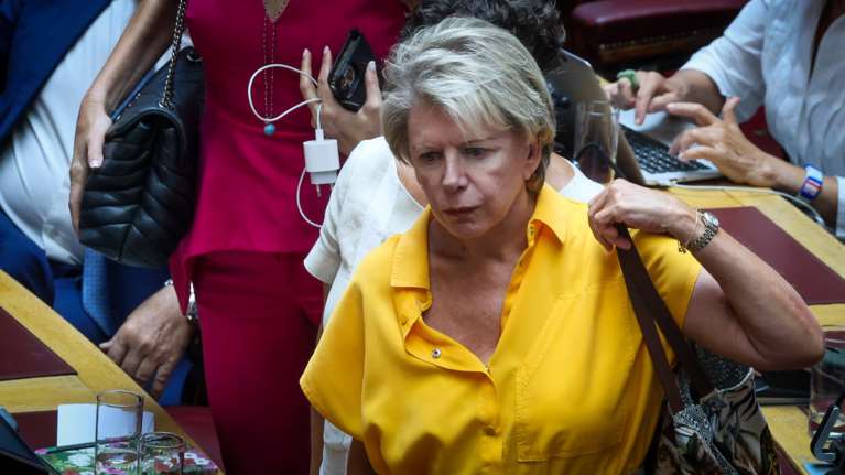 Έλενα Ακρίτα: Ομόφωνη εισήγηση για να αρθεί η ασυλία της- Της έχει κάνει μήνυση η Μαρέβα Γκραμπόφσκι