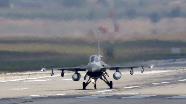 Αμερικανός γερουσιαστής επιχειρεί να βάλει μπλόκο στην πώληση των F-16 στην Τουρκία