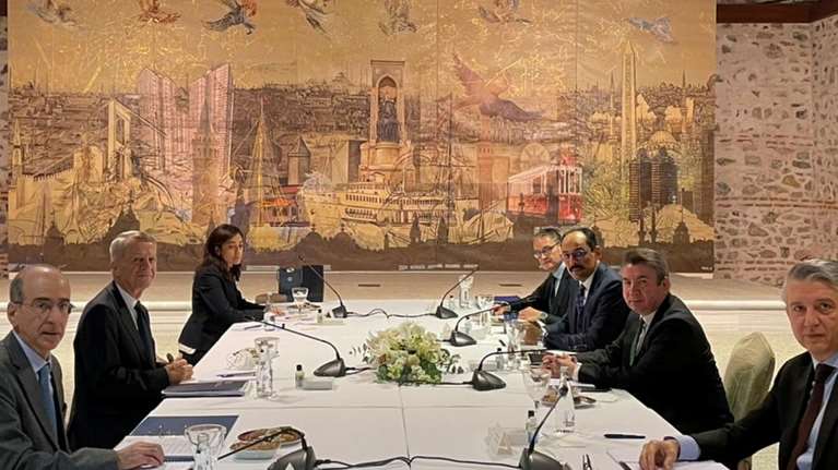 Διερευνητικές επαφές: Η Τουρκία έβαλε στο τραπέζι γκρίζες ζώνες, αποστρατικοποίηση νησιών και προσφυγικό