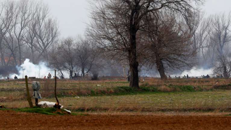 Επεισόδια στις Καστανιές Έβρου: Απόπειρα εισόδου με χημικά και πέτρες κατά της αστυνομίας