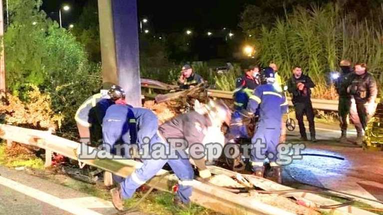 Σοκαριστικό τροχαίο στον Βόλο με έναν νεκρό: Απαναθρακώθηκε μέσα στο αυτοκίνητο [Βίντεο]