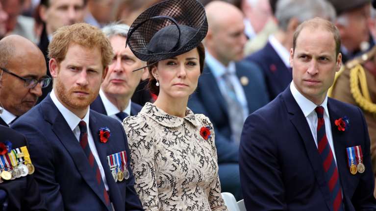 Συμφιλίωση με το ζόρι για Χάρι και Γουίλιαμ: Ανεπιθύμητος από την Κέιτ Μίντλετον που δεν θέλει να τον δει στα μάτια της