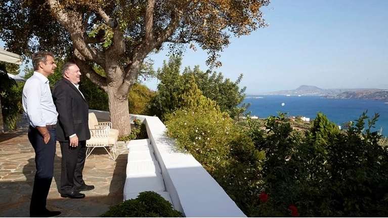 Το  σπίτι του Μητσοτάκη στο Ακρωτήρι που θα επισκεφθεί ο Μπλίνκεν: Η υπέροχη θέα και η παραδοσιακή αρχιτεκτονική [εικόνες]