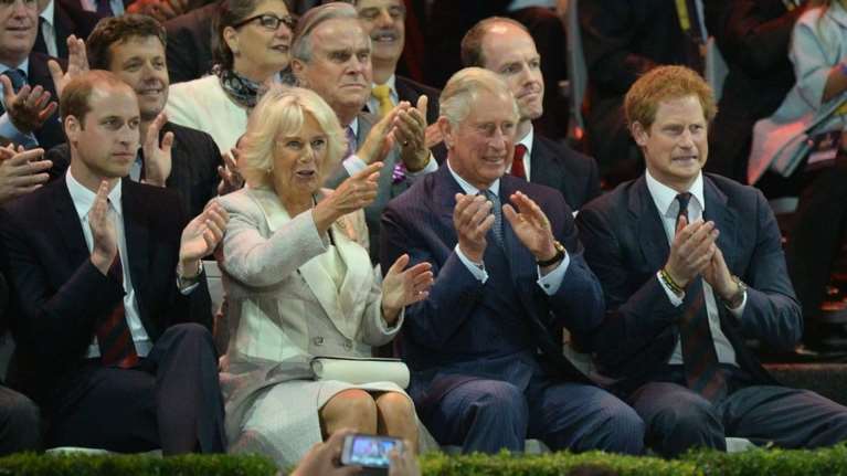 &quot;Δεν μπαίνω στο ίδιο δωμάτιο μαζί σου&quot;: Ποιον έδιωξε ο Χάρι όταν έφτασε στο Λονδίνο για να δει τον πατέρα του