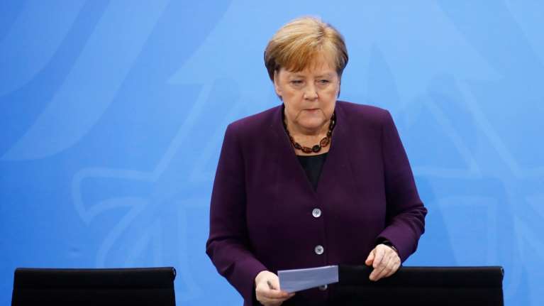 Γερμανική αμηχανία: &quot;Αλληλεγγύη στην Ελλάδα, να συζητήσουμε με την Τουρκία&quot;