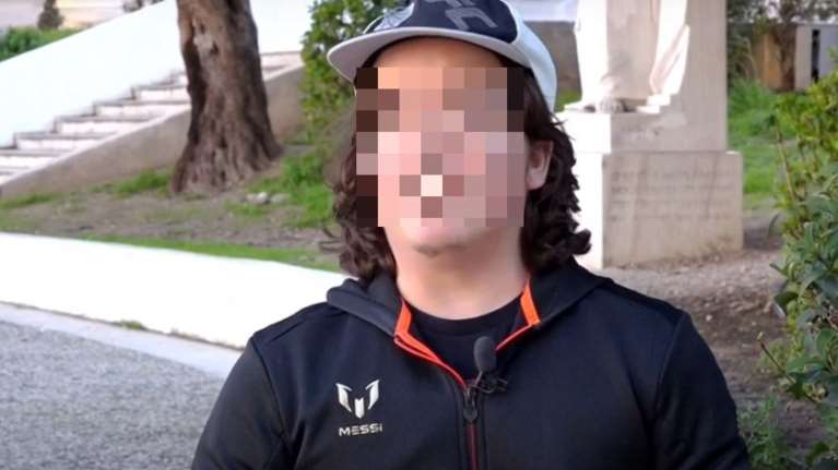 Κύκλωμα μαστροπείας: Γνωστός νάνος ήταν ο οδηγός που πήγαινε τις ανήλικες στα &quot;ραντεβού&quot; - Εμφάνιση σε βίντεο κλιπ