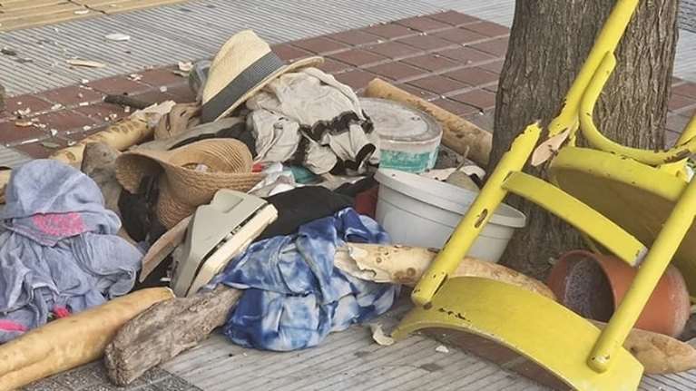 Θεσσαλονίκη: Γυναίκα πετούσε πράγματα απ' το μπαλκόνι της - Απειλούσε ότι θα αυτοκτονήσει