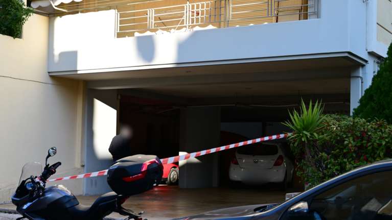 Συναγερμός στην Καισαριανή: Βρέθηκε άνδρας νεκρός σε γκαράζ - Ήταν απόστρατος της ΕΛΑΣ [εικόνες]