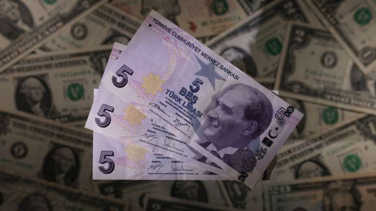 Τουρκία: Νέα πτώση της λίρας - Στις 13,44 ανά δολάριο και στις 15,15 ανά ευρώ
