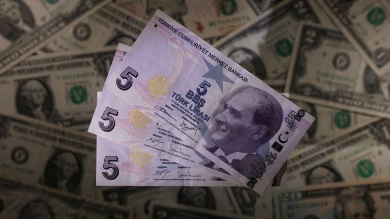 Τουρκία: Νέο χαμηλό ρεκόρ ισοτιμίας στις 25,59 λίρες για ένα δολάριο