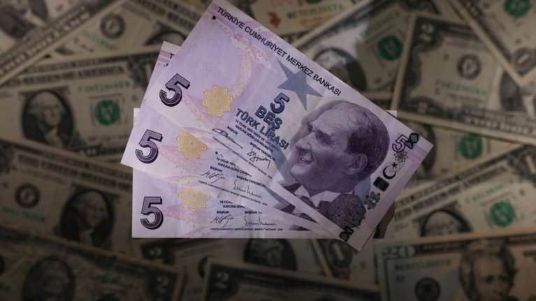 Τουρκία: Κοντά σε ιστορικά χαμηλά επίπεδα κινείται η λίρα