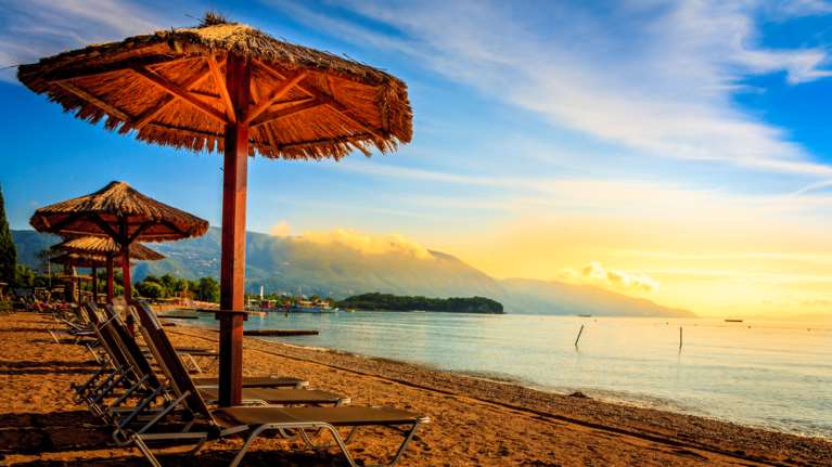 Καιρός: Εως 37 βαθμούς σήμερα ο υδράργυρος και άνεμοι 7 μποφόρ στο Αιγαίο