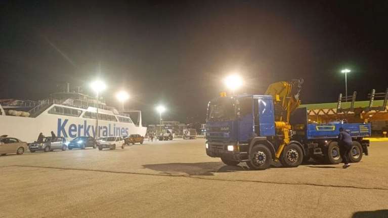 Ηγουμενίτσα: Μεγάλη ταλαιπωρία για τους επιβάτες του πλοίου &quot;Αλκίνοος&quot; - Νταλίκα χωρίς εισιτήριο προκάλεσε καθυστέρηση