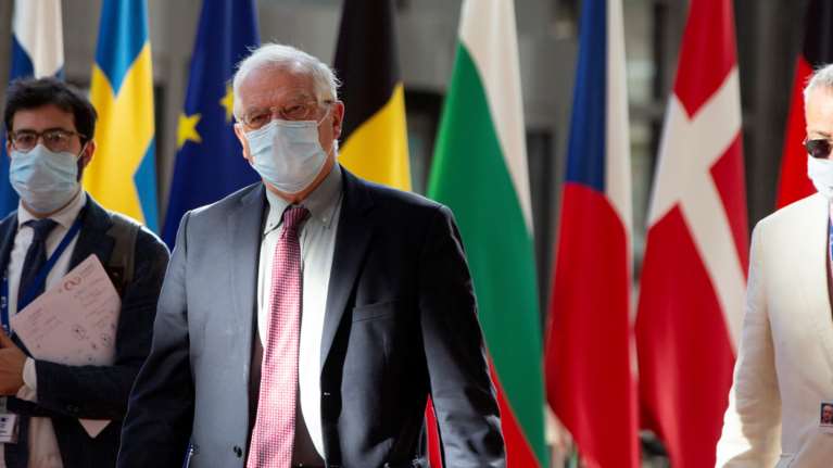 Μπορέλ: Η Μέρκελ να βοηθήσει διαφορετικά θα έχουμε τουρκικές και ρώσικες βάσεις μπροστά στις ιταλικές ακτές