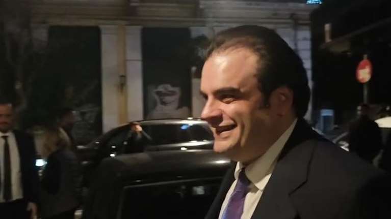 Στον "Καραβίτη" ο Πιερρακάκης με το οικονομικό επιτελείο, μετά την ψήφιση του προϋπολογισμού [βίντεο]