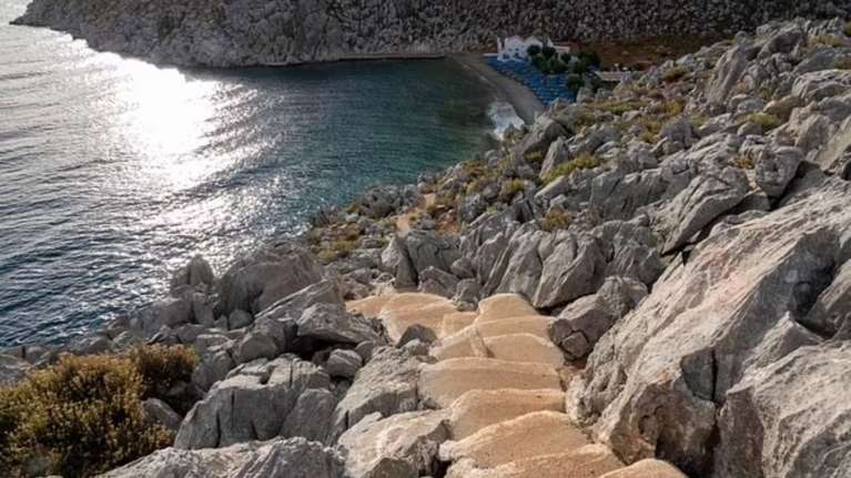 Σύμη: Μήνυση από τον πατέρα της 13χρονης κατά του 15χρονου φίλου της - &quot;Τώρα θα δεις τις συνέπειες&quot;