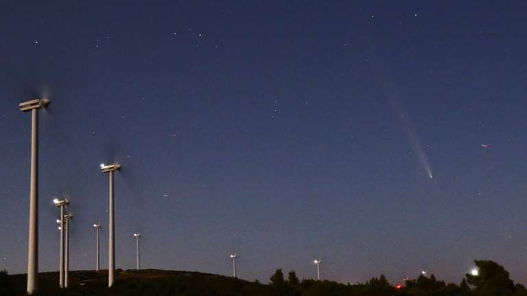 Ο &quot;κομήτης του αιώνα&quot; έγινε ορατός στον αττικό ουρανό - Μοναδικές φωτογραφίες