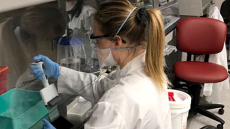 Τι γνωρίζουμε για τη μετάλλαξη του κορονοϊού: Ποιοι είναι οι κίνδυνοι, πόσο μας καλύπτει το εμβόλιο