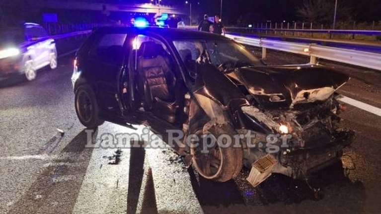 Φθιώτιδα: Σοβαρό τροχαίο στην Eθνική - Χτύπησε στις μπάρες και πετάχτηκε έξω ο οδηγός