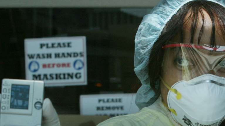 Κορυφαίος Αμερικανός επιδημιολόγος: Ο κορονοϊός ήρθε για να μείνει - Θα γίνει πιο ήπιος