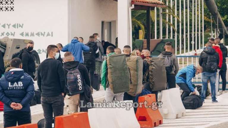 Κορονο-βόμβα στη Λαμία: Θετικοί τουλάχιστον 57 νεοσύλλεκτοι στο ΚΕΥΠ