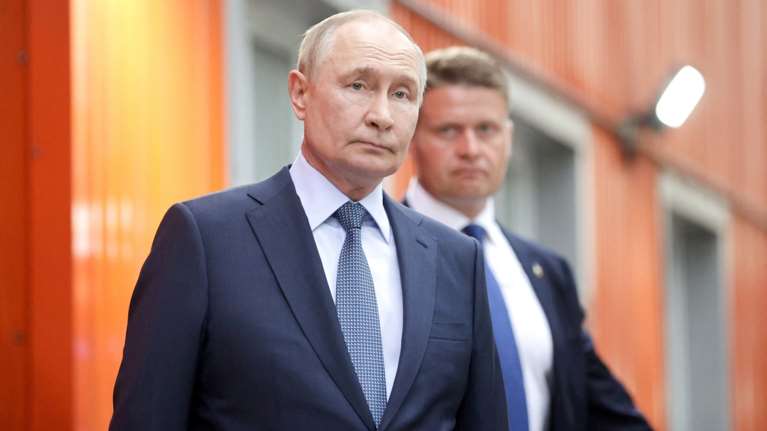 Επαφές Μόσχας - Τεχεράνης: Ο Πούτιν συναντήθηκε με σύμβουλο του Χαμενεΐ