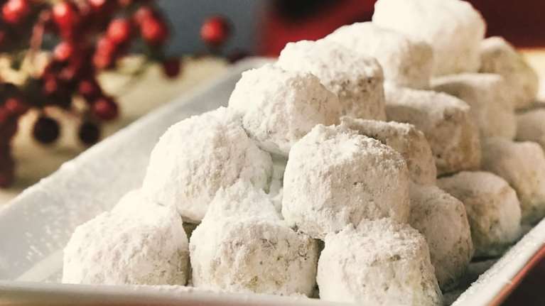 Πανεύκολη συνταγή για κουραμπιέδες με ελάχιστα υλικά - Έτοιμοι σε 45 λεπτά