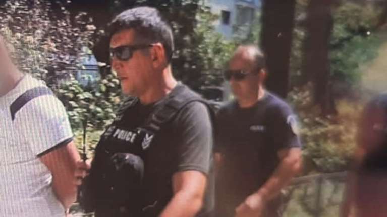 Βόλος: Υπό φρούρηση το σπίτι της 26χρονης που την κυνηγούσε με κατσαβίδι ο σύντροφός της - Παρέμβαση εισαγγελέα