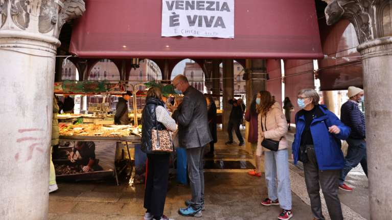 Ιταλία: Με κορονοϊό 23 Έλληνες τουρίστες στη Βενετία