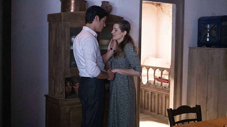 Αγριες Μέλισσες: Ο βίαιος ξυλοδαρμός, ο εκβιασμός και ο μεγάλος έρωτας που επιτέλους εκδηλώνεται