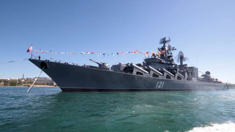 Μυστήριο με τη ναυαρχίδα του ρωσικού στόλου στη Μαύρη Θάλασσα: Βυθίζεται, λένε οι Ουκρανοί - Διαψεύδουν οι Ρώσοι